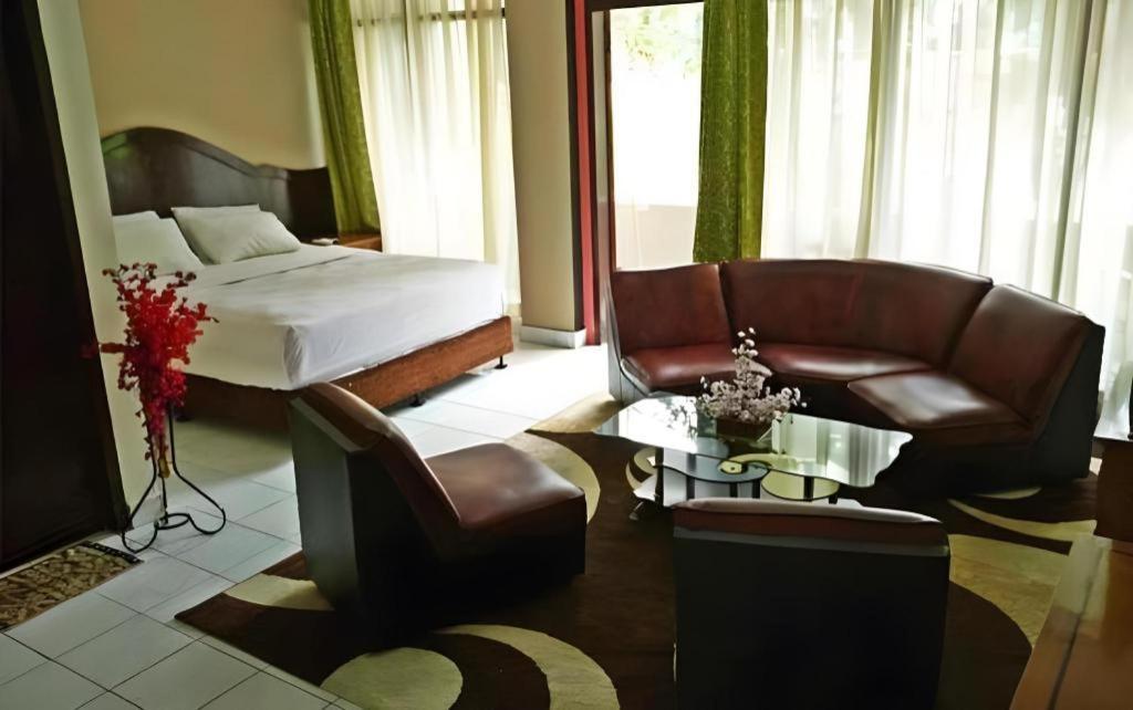 Hotel Benteng Bukittinggi Exteriör bild