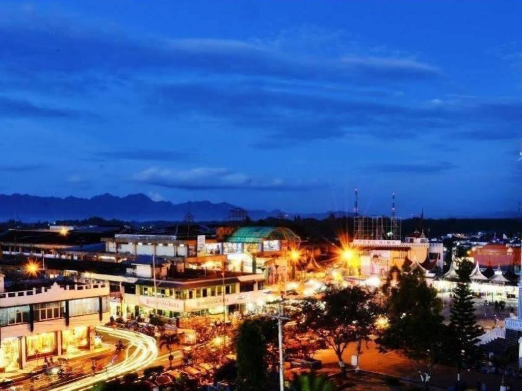 Hotel Benteng Bukittinggi Exteriör bild